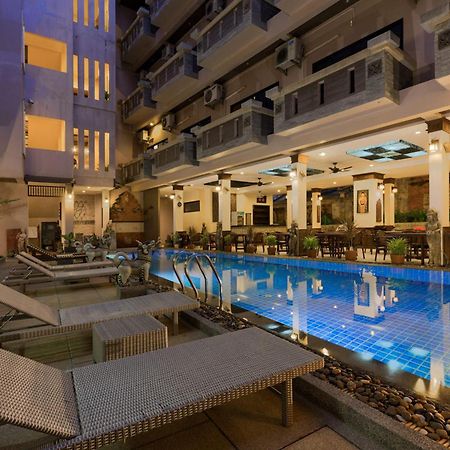 Seeka Boutique Resort Patong Kültér fotó